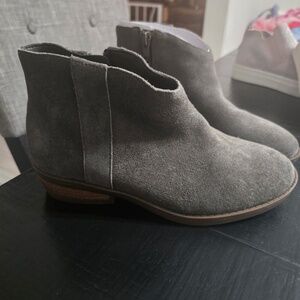 Girls Youth Sized Ankle Boots (3 pairs)